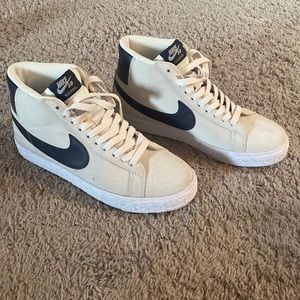 Nike Blazer Mid (Men / Women)